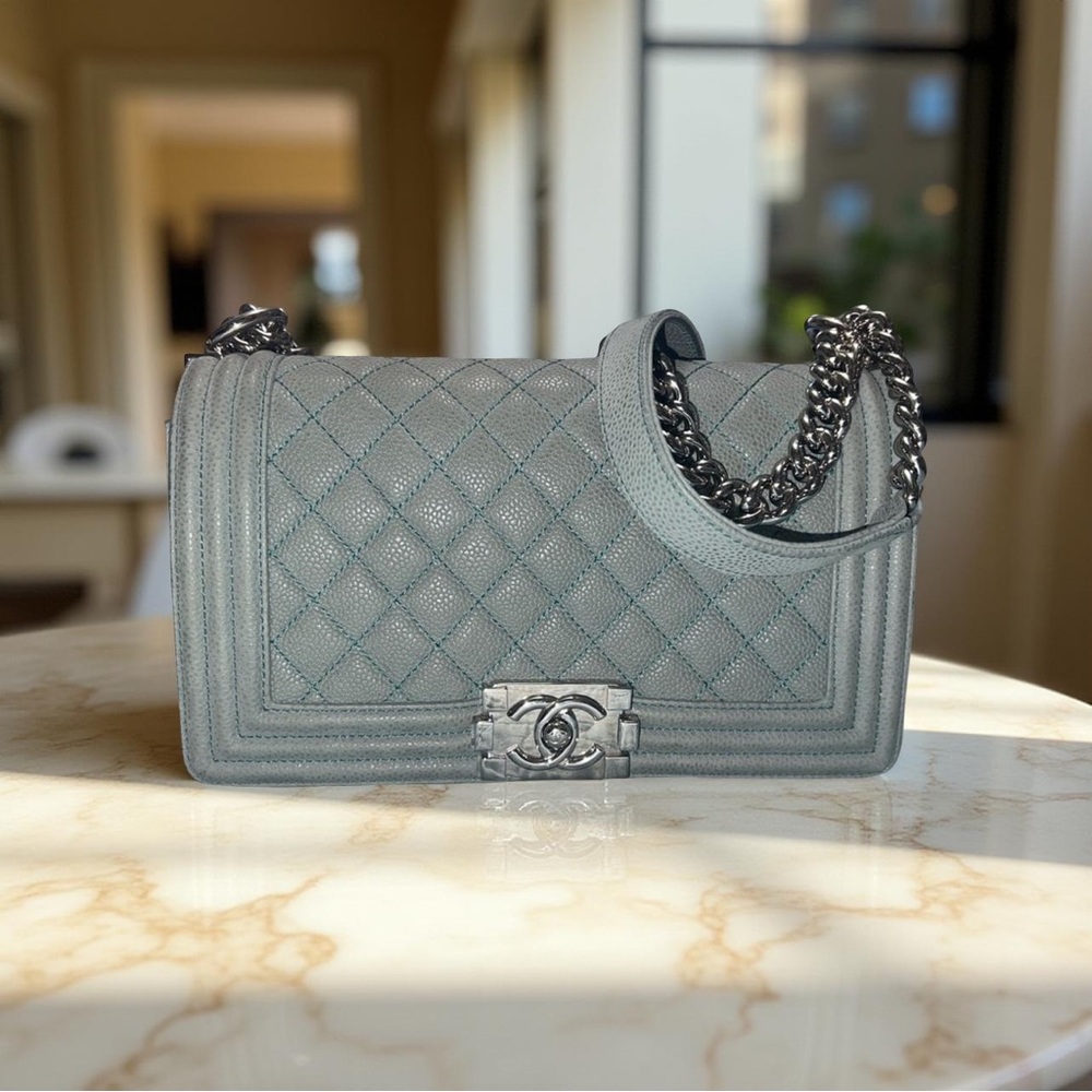 CHANEL Iridescent Caviar Diamond Quilted Medium Boy Flap